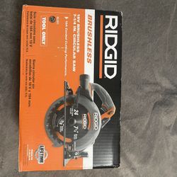  RIDGID 18V Brushless Cordless 7-1/4 in. Circular Saw