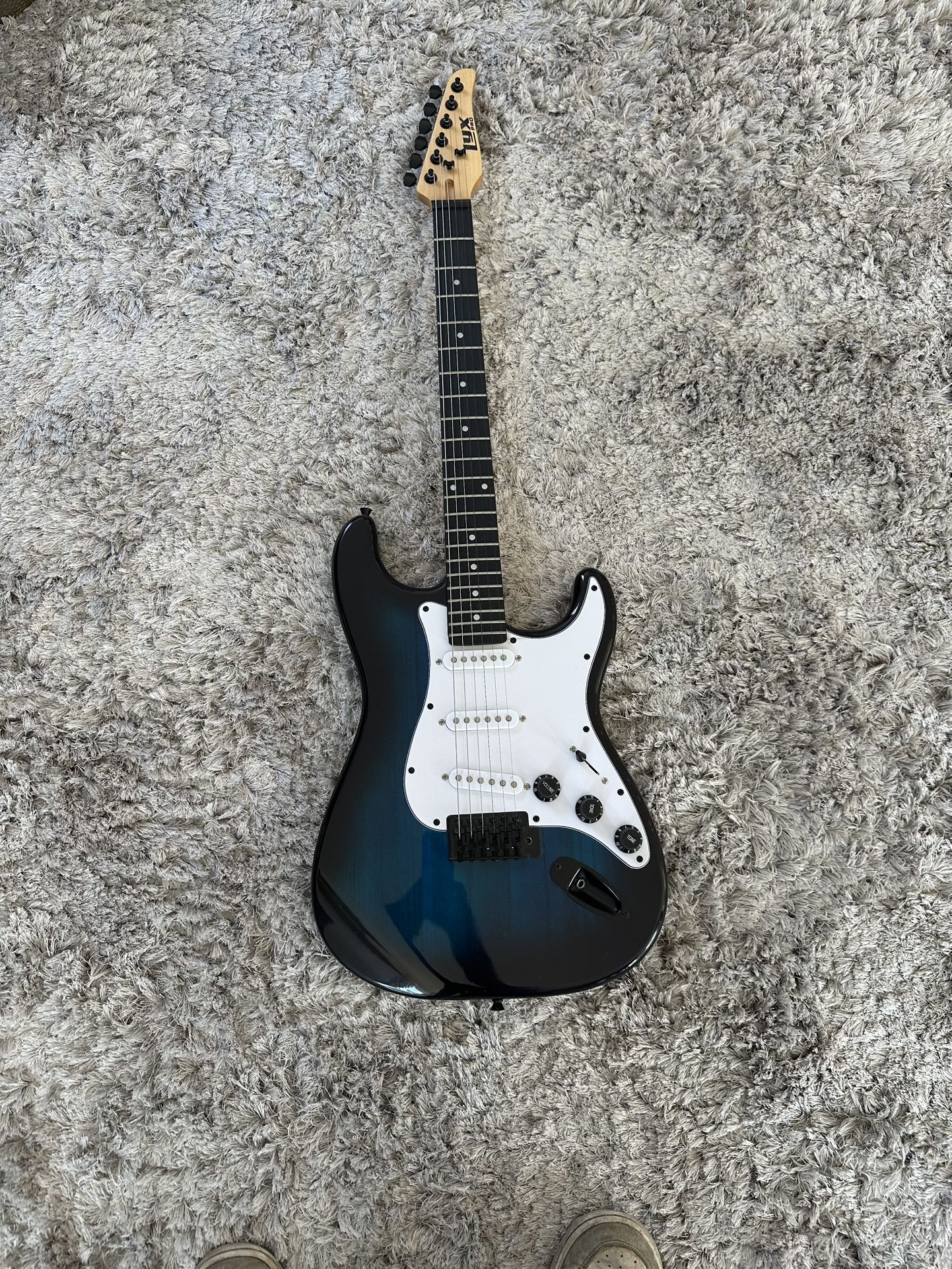 LyxPro Electric Guitar with Stand – Like New