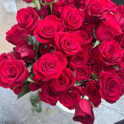 Valentine’s Day Flower Arrangements