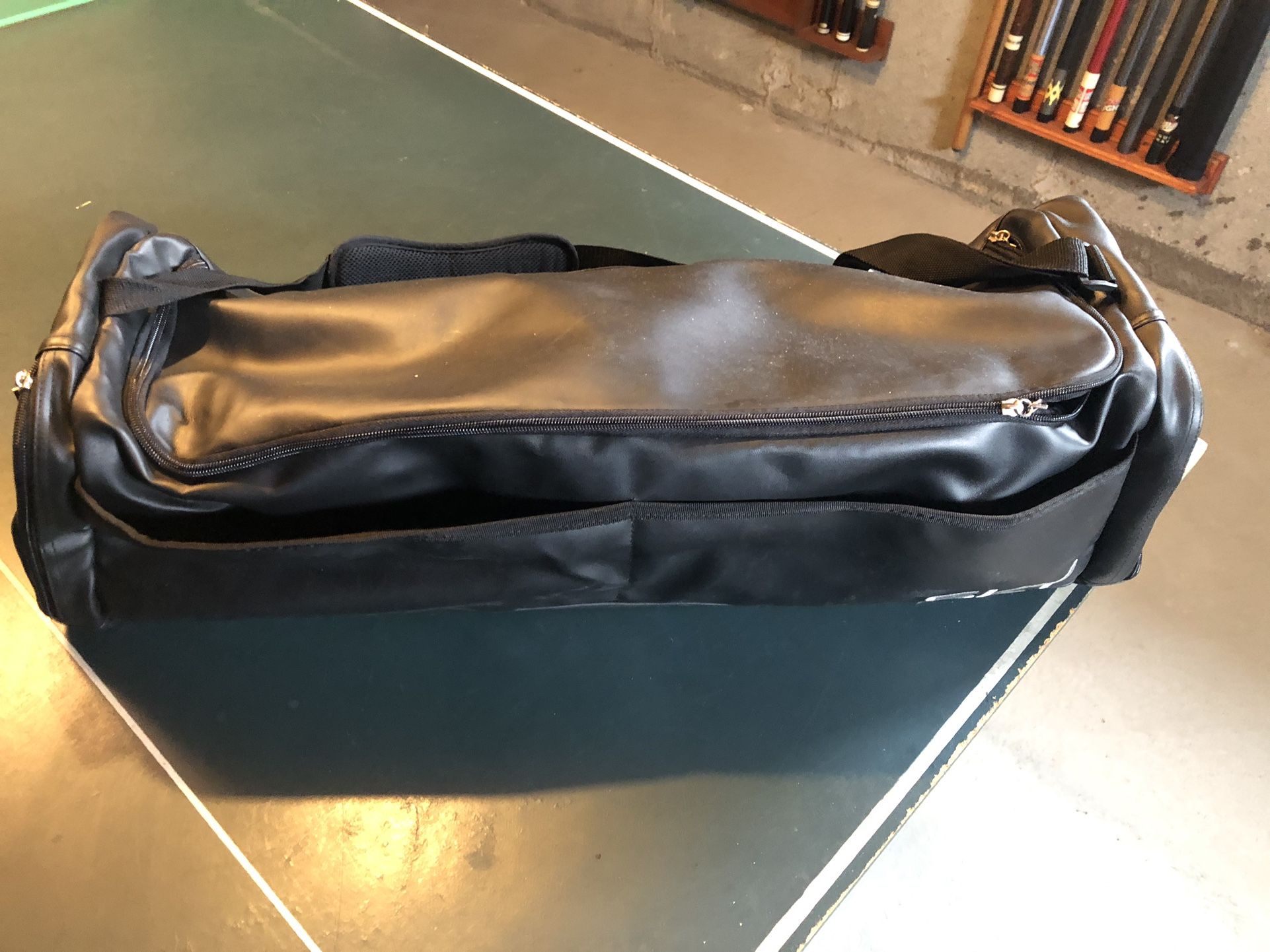 Duffel Bag. Leather.