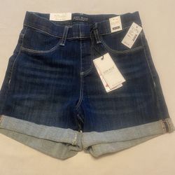 Judy blue Shorts Size Small.                           116