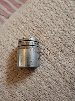 Snap on 1  1/8 Socket