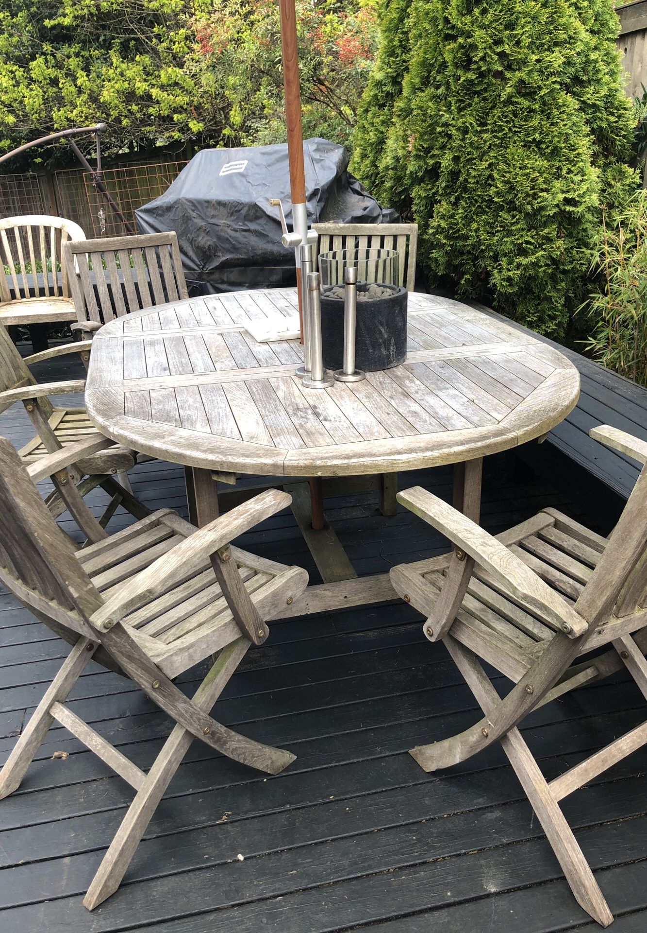 Teak table and 5 chairs - David Smith & Co