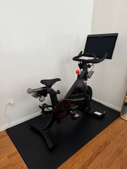 Peloton Indoor Exercise Bike with Screen