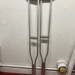 crutches. large APPROXIMATE PATIENT HEIGHT 5'10"TO 6’6”
