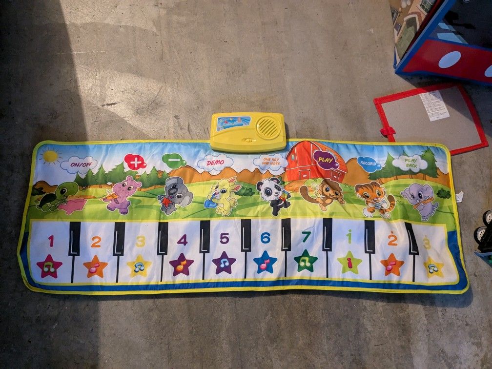 Toddler Step On Piano With Music And Songs