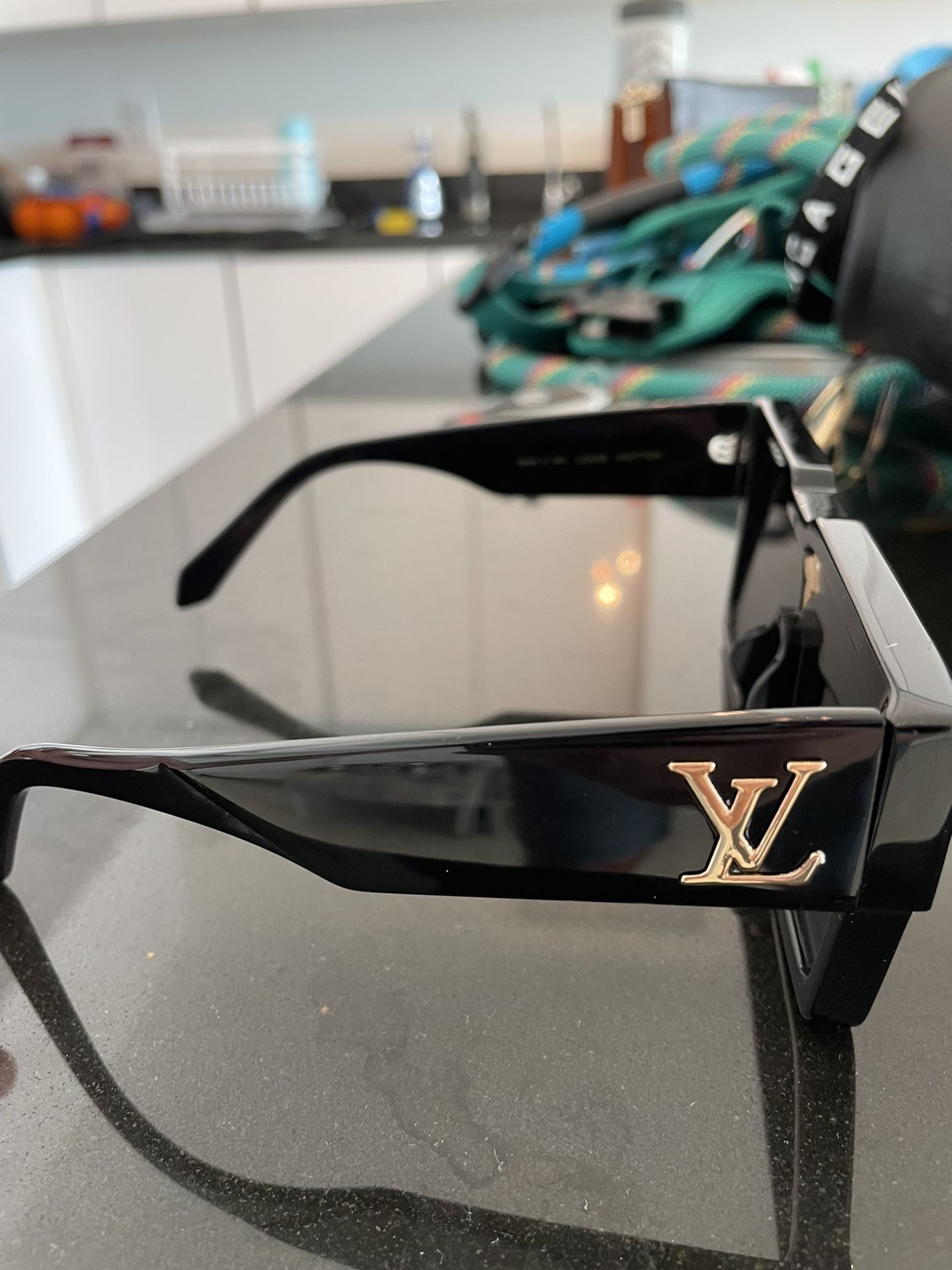 Louis Vuitton Cyclone Shades All Black for Sale in Orange, CA