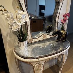 Entryway Glass Console Table with Mirror