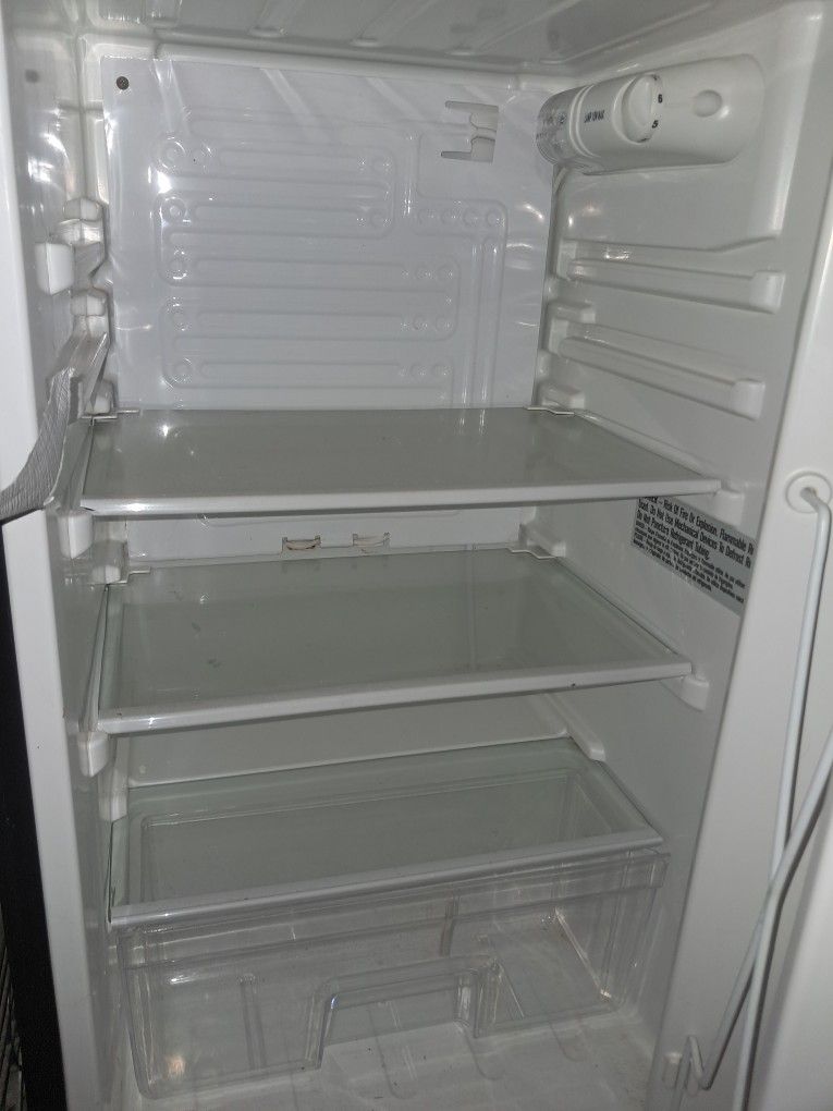 Insignia Mini Fridge