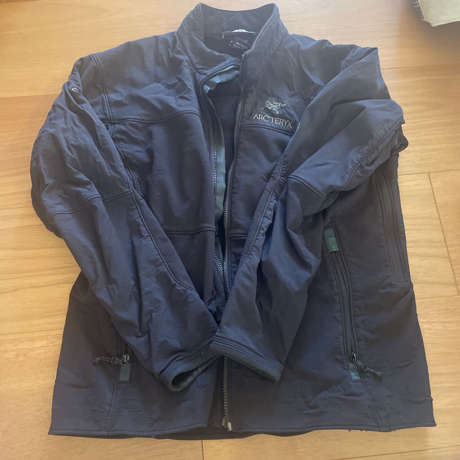 Arcteryx Women’s Large Wind Breaker