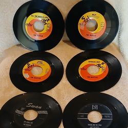 6 VINTAGE  BEATLES  45s CLASSICS 