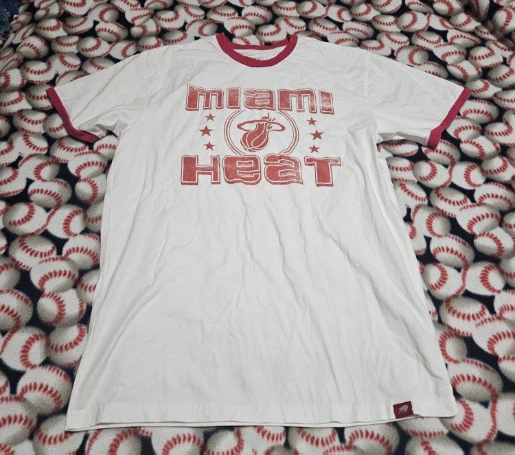 Used Miami Heat Sportiqe T-shirt, Men's Medium