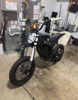 Tuttio Soleil 01 (Black+White Mods)