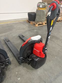 brand new Linde MT15C electric pallet jack