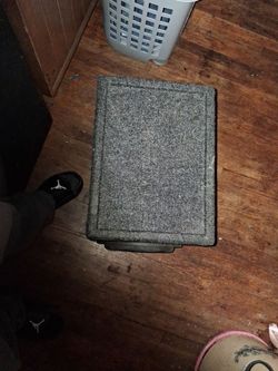 10  in sub  2500 watts dvc  in tuned box