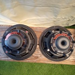 2 Kickers Subwoofer De 10" De 800 Watts Cada Una  En Buenas Condiciones 