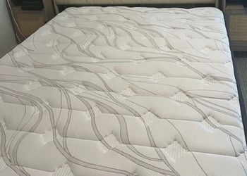 Queen hybrid medium firm mattress 10 inch