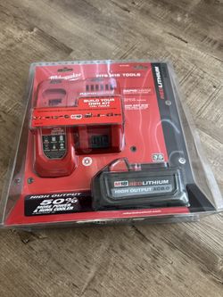 Milwaukee HIGH OUTPUT XC 8.0Ah Battery and Rapid charger