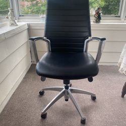 Accord High Back Cast aluminum leather office chair’s 