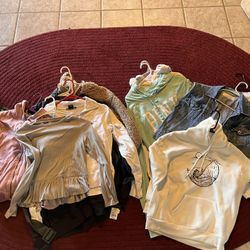 Juniors girls/women’s small to medium jackets sweaters and hoodies. Great condition
