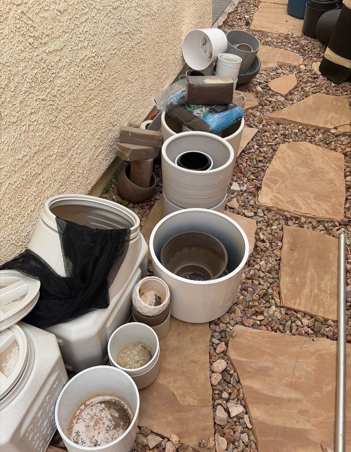 Gardening pots