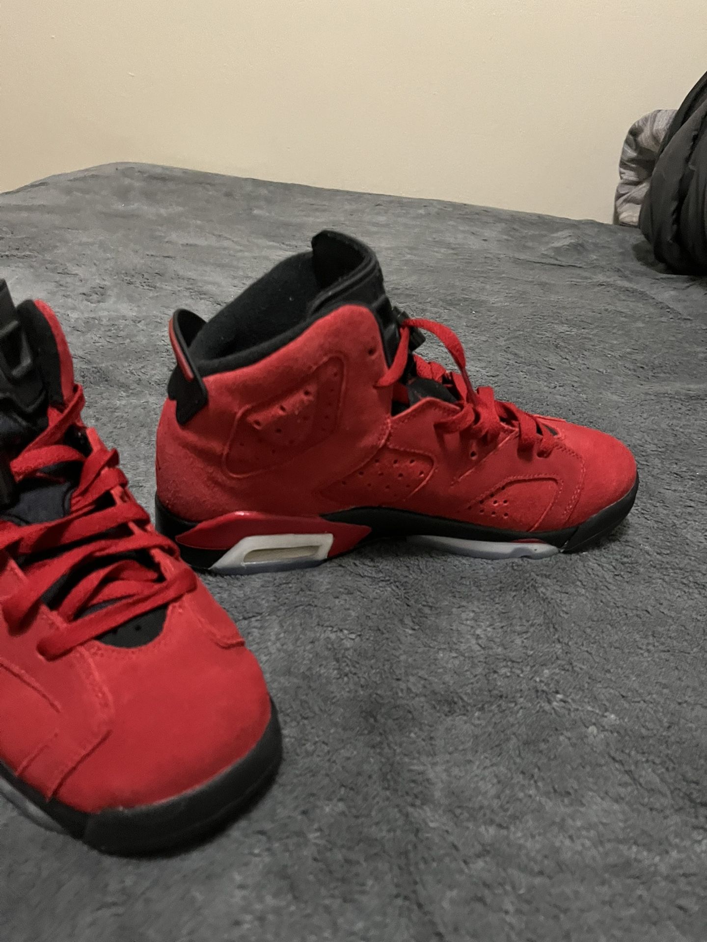 Jordan Retro 6 Toro Bravo