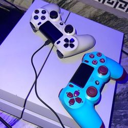 Ps4 Slim with Games And Controllers 