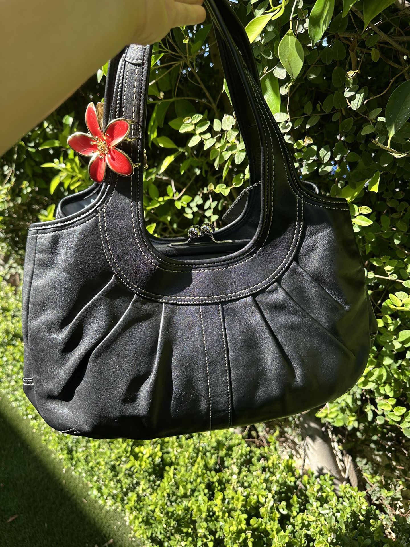 Coach Black Leather Pleated Kisslock Shoulder Bag F14379 Y2K Vintage