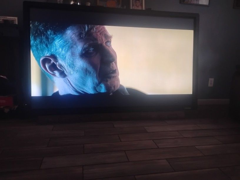 The Christie® QuadHD84 is a stunning 60Hz, 84" LCD panel featuring Quad HD resolution (3840 x 2160). Easy-to-use and affordable, the Christie QuadHD