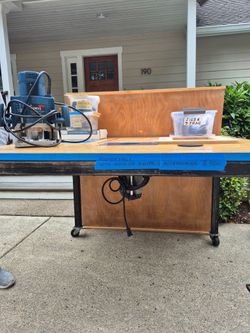 Router Table With Extra Stuff