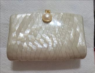 Vintage of Pearl Clutch Bag