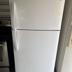White Kenmore Refrigerator And Freezer