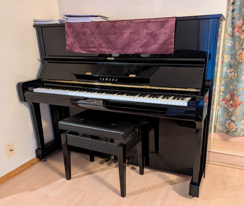 U1 Yamaha Upright Piano