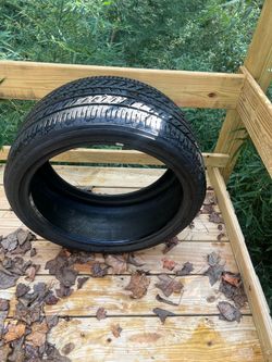 One Used Car Tire 255/25/R19with Good Tread