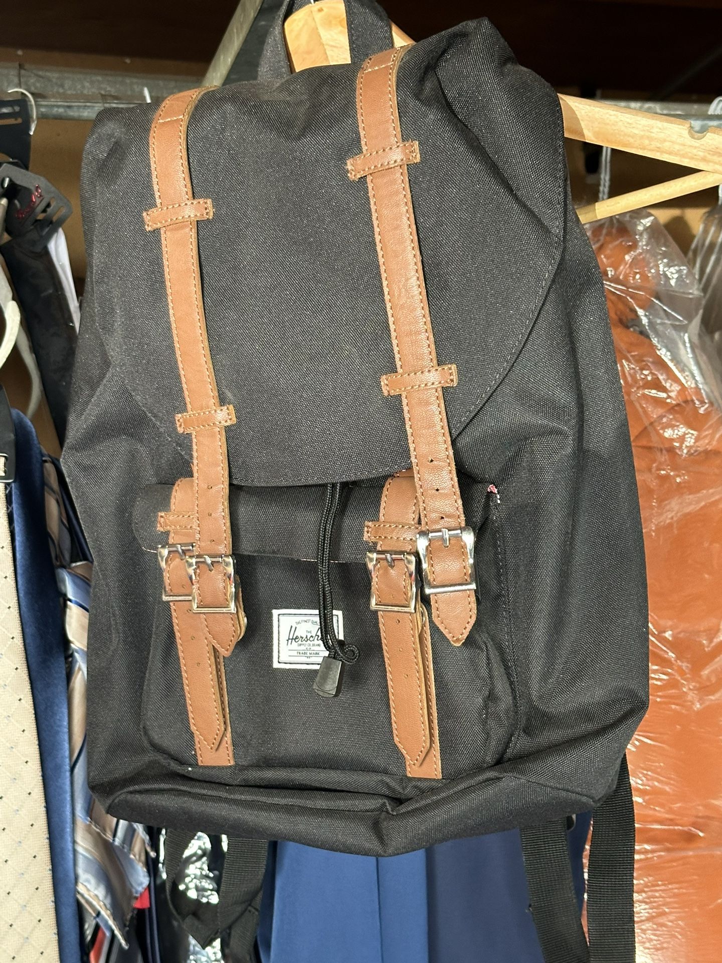 Herschel Bag. (new)