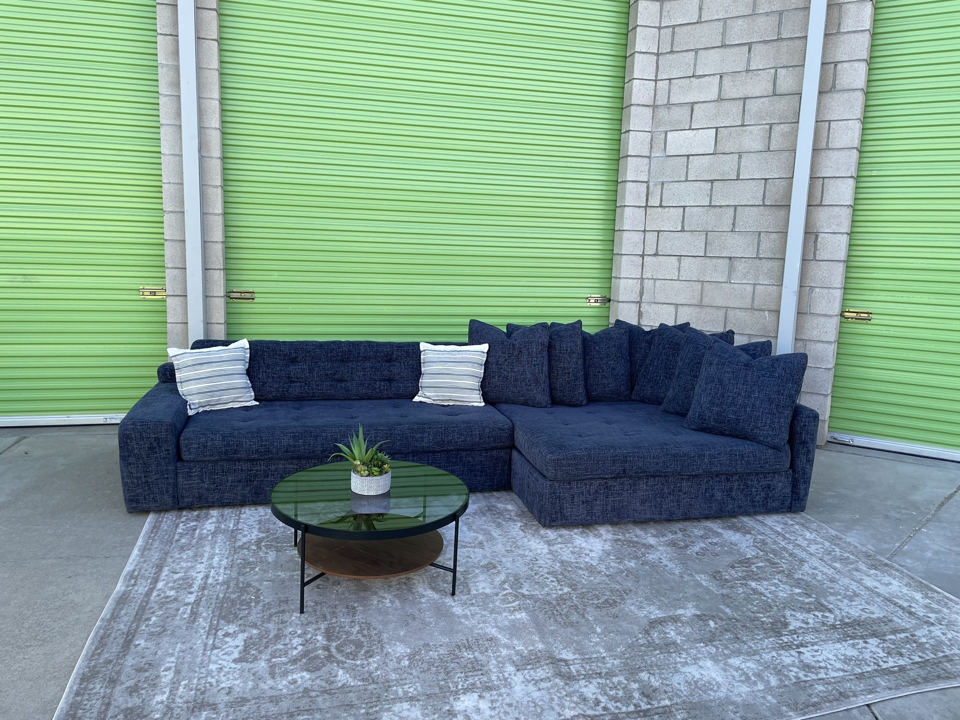 *Free Delivery* Macys Leather Loveseat Couch Sofa 2 Seater