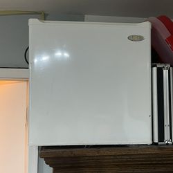 White Mini Fridge 