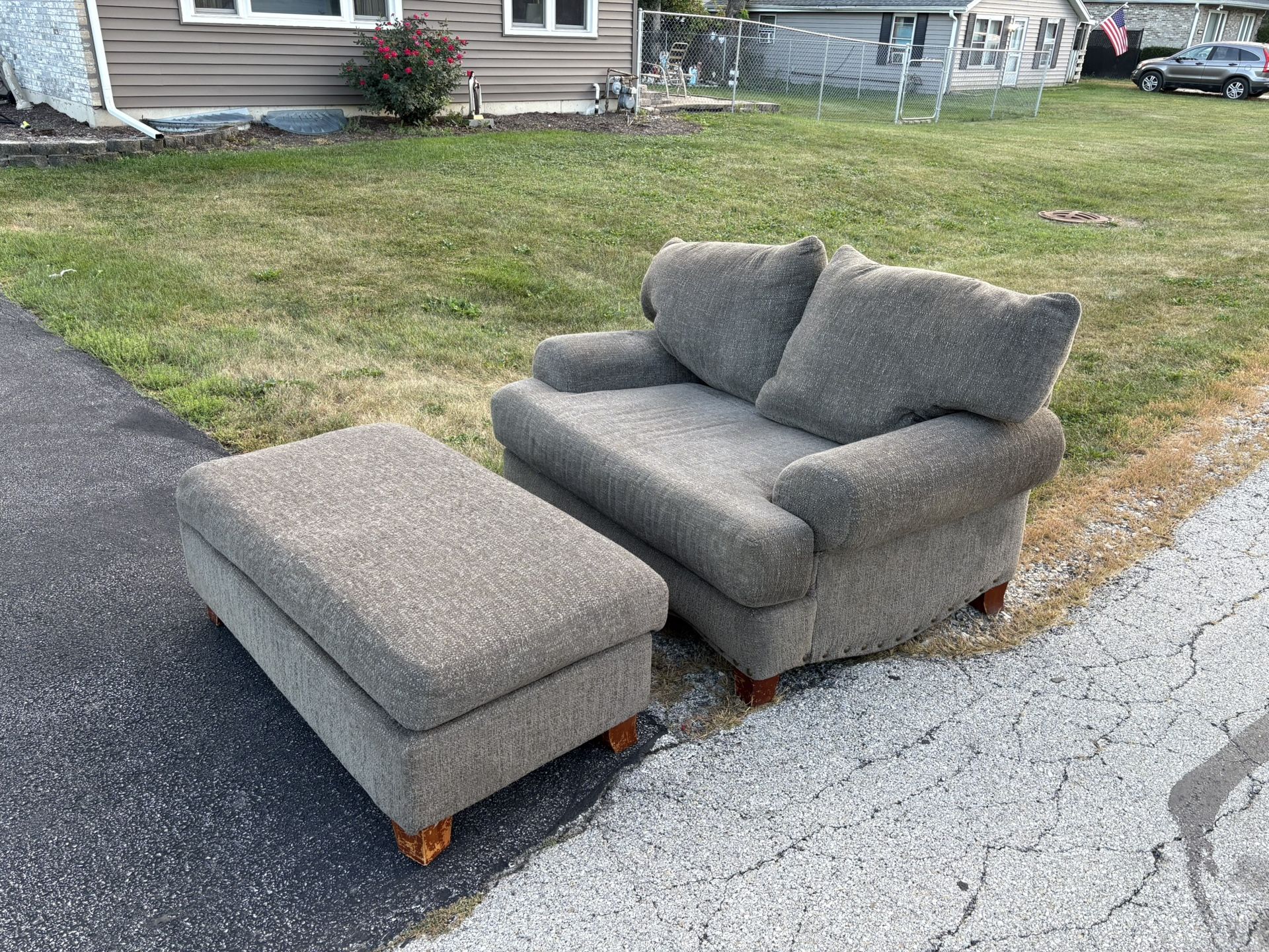 FREE LOVESEAT AND MATCHING OTTOMAN