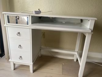 Free Vanity Drawer with Lights
