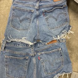 TONS Of Teen/womens Clothes. H