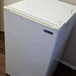 Magic Chef Mini Fridge