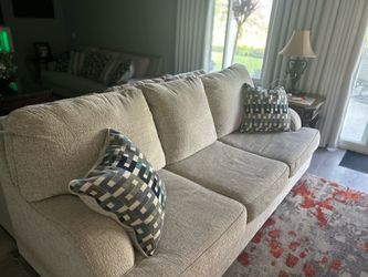 Sofa / Couch ===Ashley Furniture ===