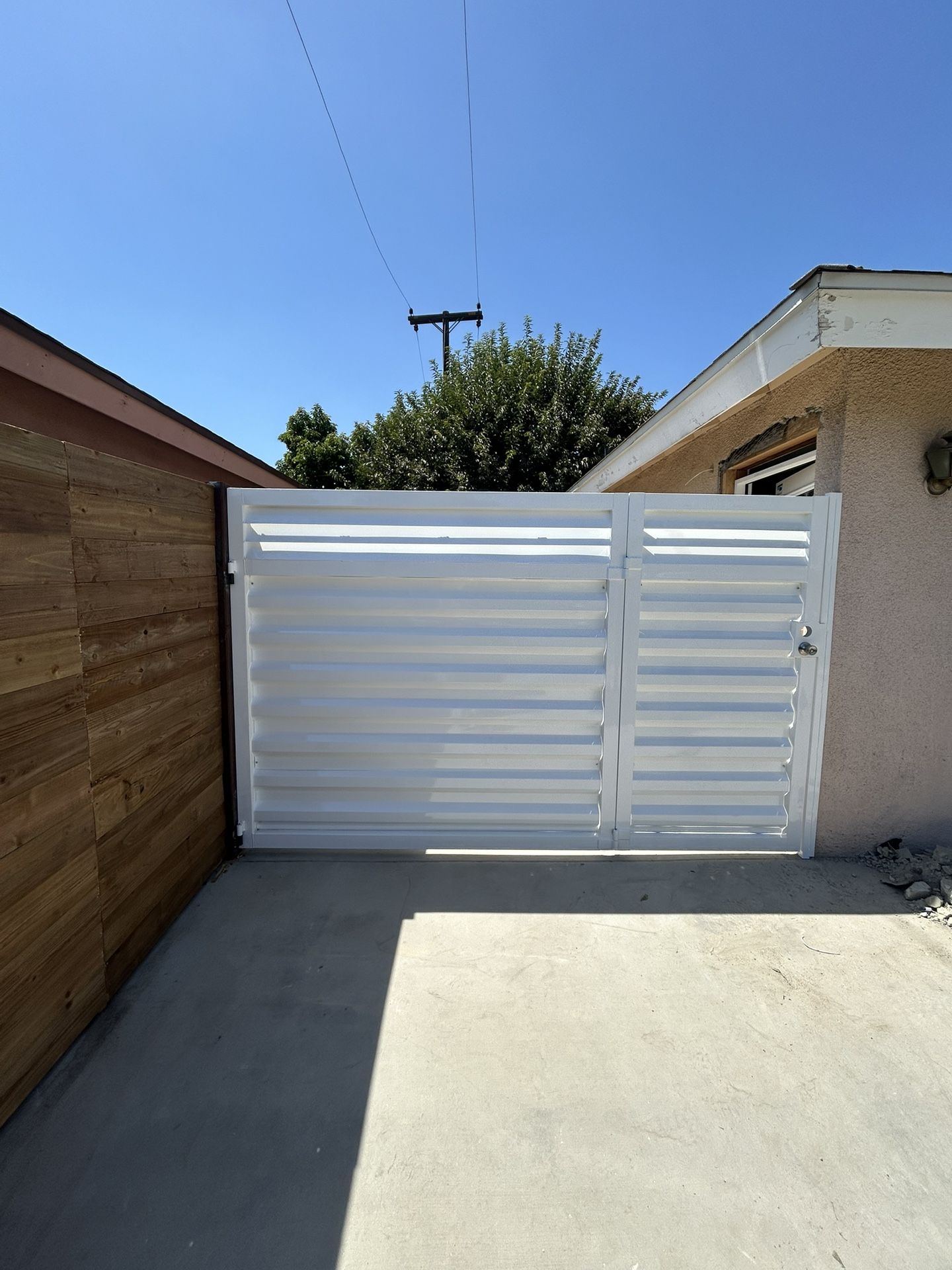Metal Gate