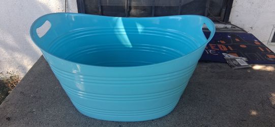 SIG SEL OVAL PARTY TUB NEW