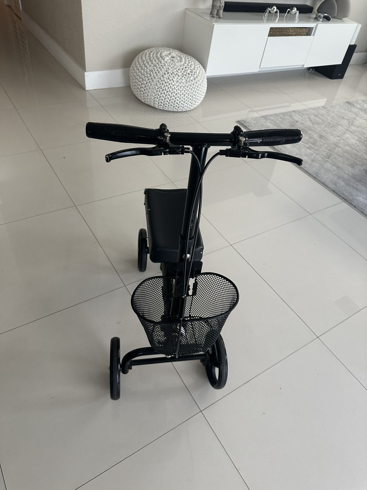 Scooter For Foot And Ankle fracture