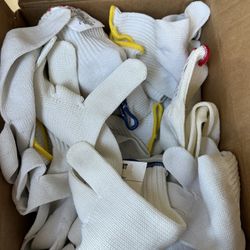 7.00 Per Pair Of Kitchen Grade No Cut Safety Gloves