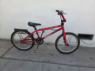 Mongoose Raid 20" BMX Bike, needs a rear inner tube.
