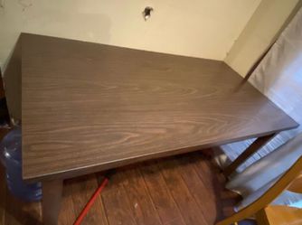 Table no chairs