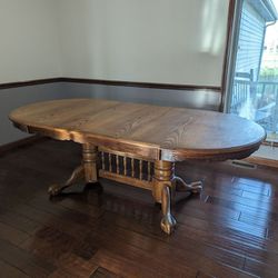 Solid Wood Dining Room Table With 8 Matching Chairs.