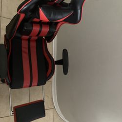 Gaming chair barely used I can negotiate the price want to get rid of it